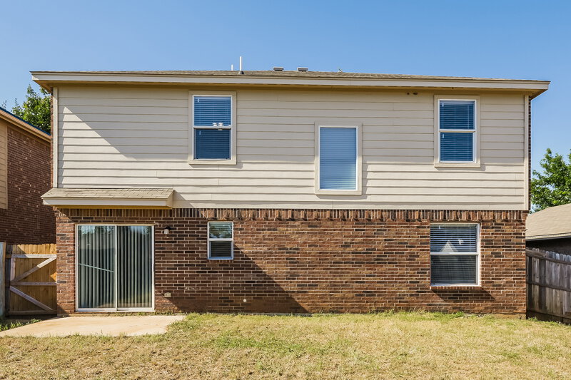 2,265/Mo, 1217 Maplewood Dr Crowley, TX 76036 Rear View