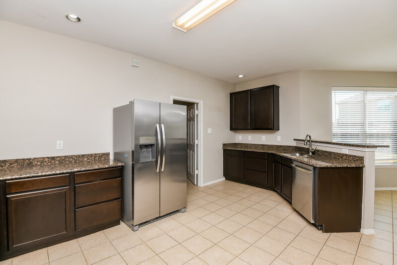 2,865/Mo, 3932 Grizzly Hills Cir Fort Worth, TX 76244 Kitchen View 2