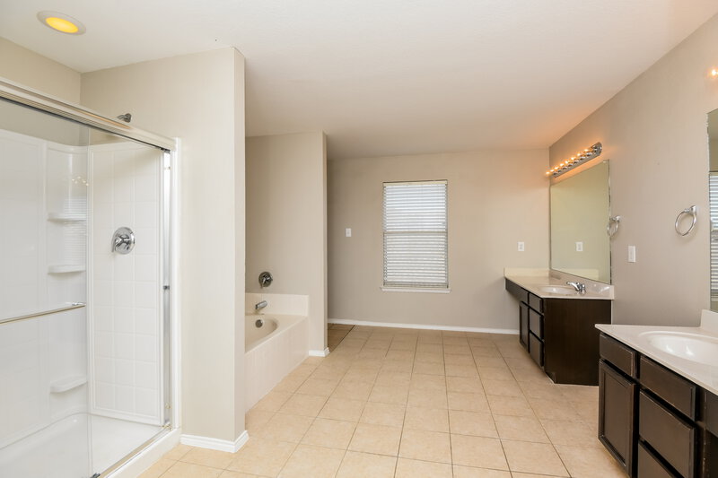 2,865/Mo, 3932 Grizzly Hills Cir Fort Worth, TX 76244 Main Bathroom View