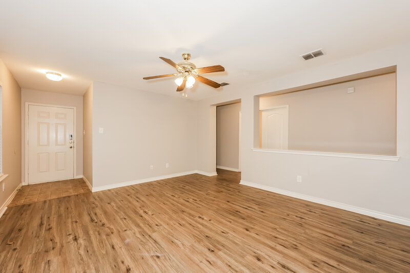 1,935/Mo, 1172 Tomahawk Dr Dallas, TX 75253 Living Room View