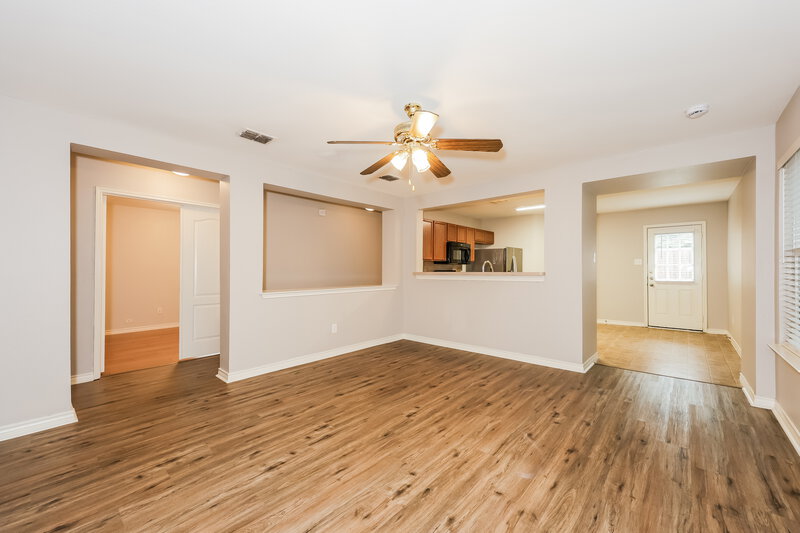 1,935/Mo, 1172 Tomahawk Dr Dallas, TX 75253 Living Room View 3