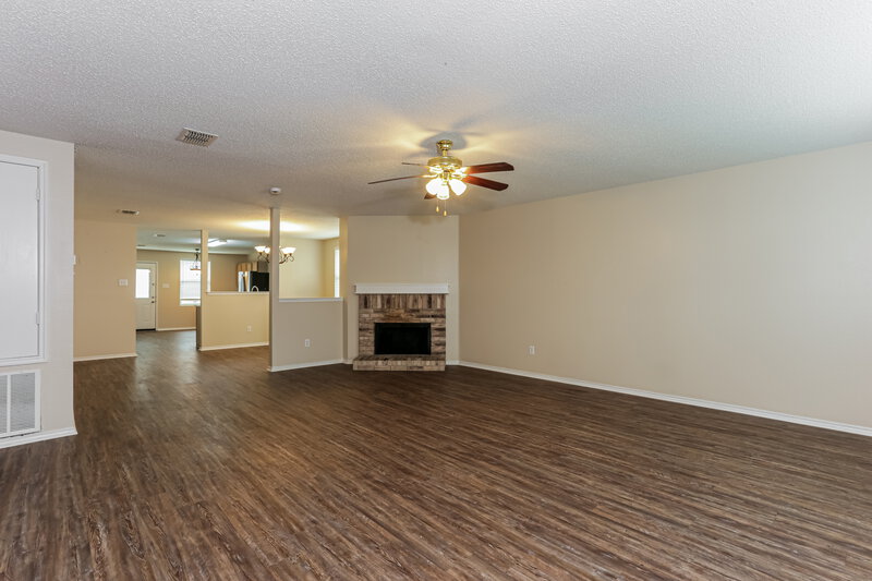 1,935/Mo, 3944 Foxhound Ln Fort Worth, TX 76123 Living Room View 2