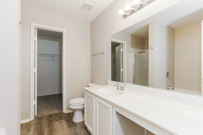 2,590/Mo, 9205 Cheswick Dr Fort Worth, TX 76123 Main Bathroom View