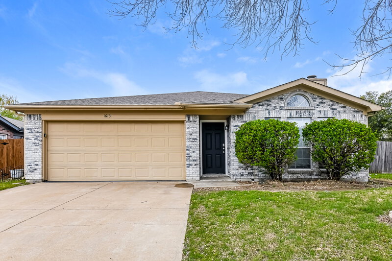 1,980/Mo, 1613 Dorchester St Fort Worth, TX 76134 External View