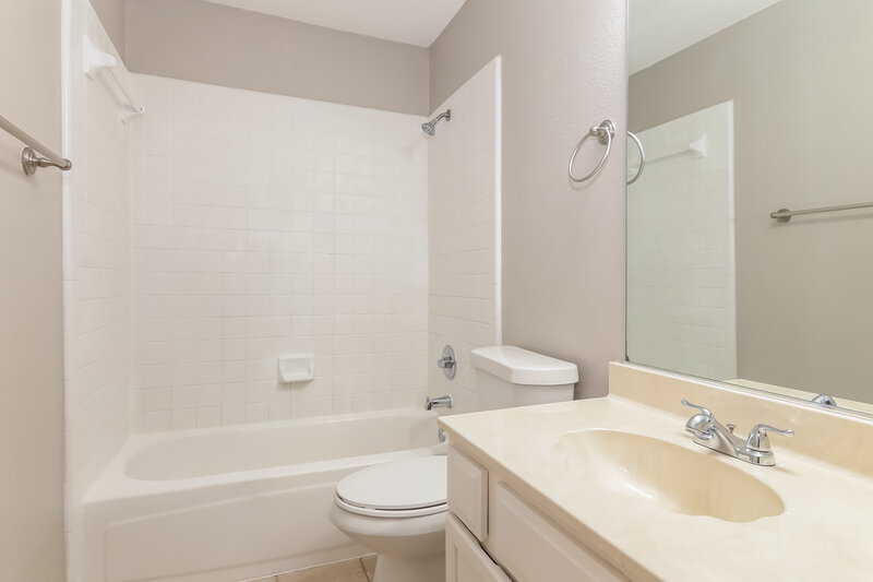 2,065/Mo, 1418 Post Oak Dr Rowlett, TX 75089 Bathroom View