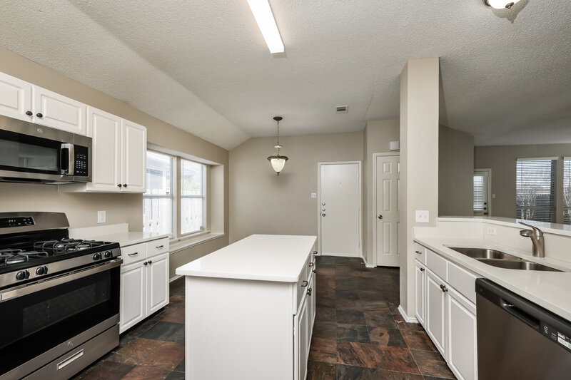 2,545/Mo, 822 Orian Dr Mesquite, TX 75181 Kitchen View