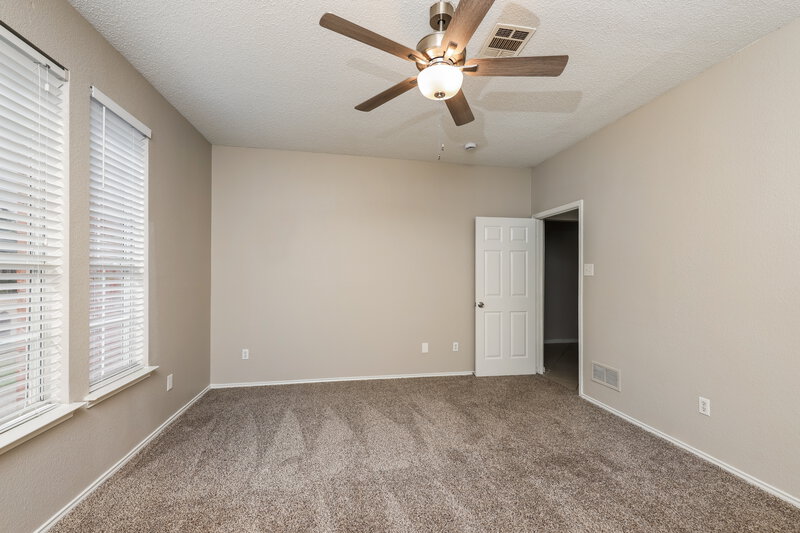 2,545/Mo, 822 Orian Dr Mesquite, TX 75181 Main Bedroom View 2