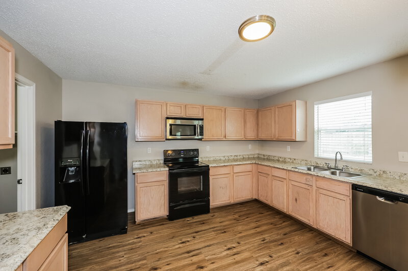 2,490/Mo, 944 Dunkirk Ln Arlington, TX 76017 Kitchen View 3