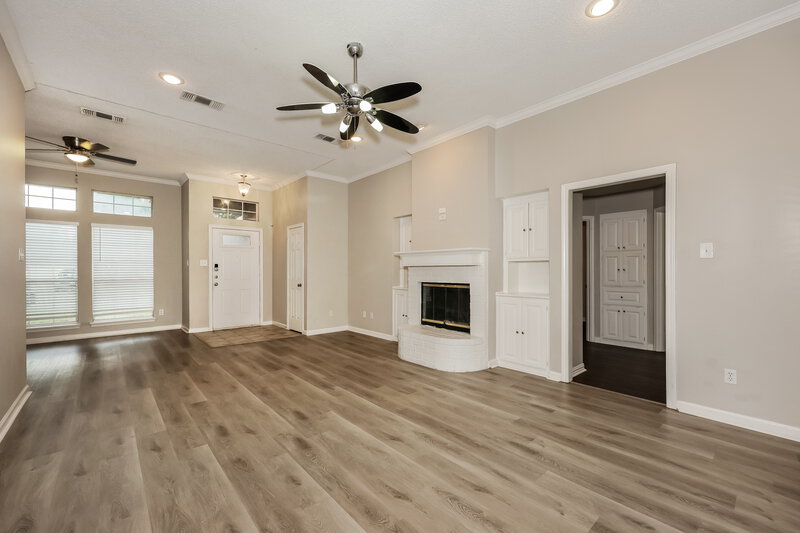 2,100/Mo, 1120 Highcrest Dr Burleson, TX 76028 Living Room View 2