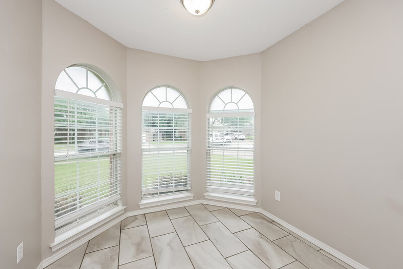 2,100/Mo, 1120 Highcrest Dr Burleson, TX 76028 Breakfast Nook View