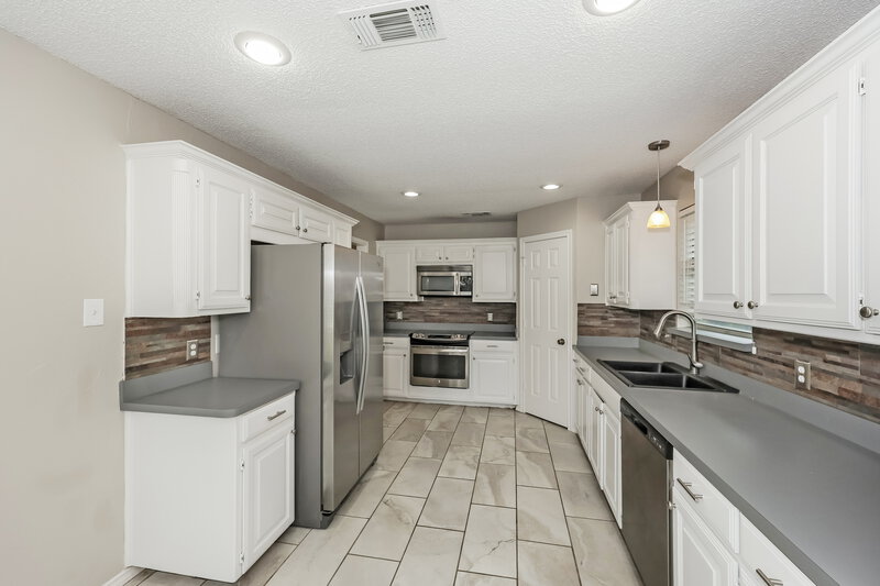 2,100/Mo, 1120 Highcrest Dr Burleson, TX 76028 Kitchen View
