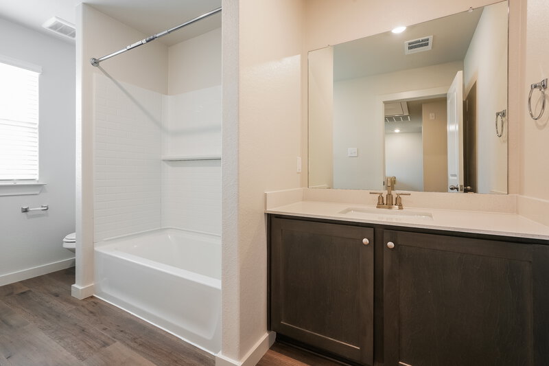 2,519/Mo, 1533 Woodwinds Dr Fort Worth, TX 76140 Main Bathroom View