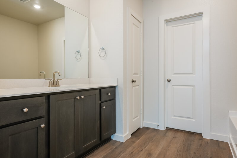 2,519/Mo, 1533 Woodwinds Dr Fort Worth, TX 76140 Bathroom View