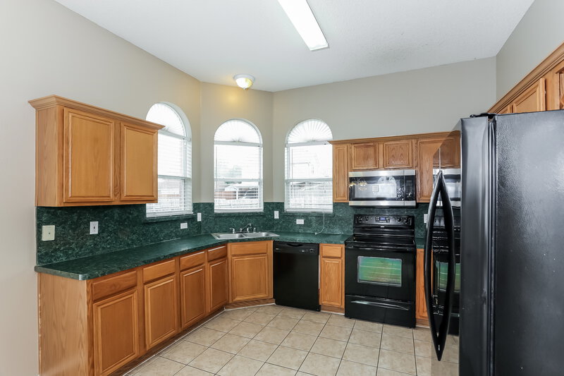 1,995/Mo, 1322 Riverview Ln Seagoville, TX 75159 Kitchen View 2