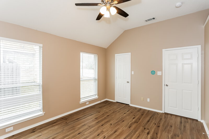 1,995/Mo, 1322 Riverview Ln Seagoville, TX 75159 Main Bedroom View 2