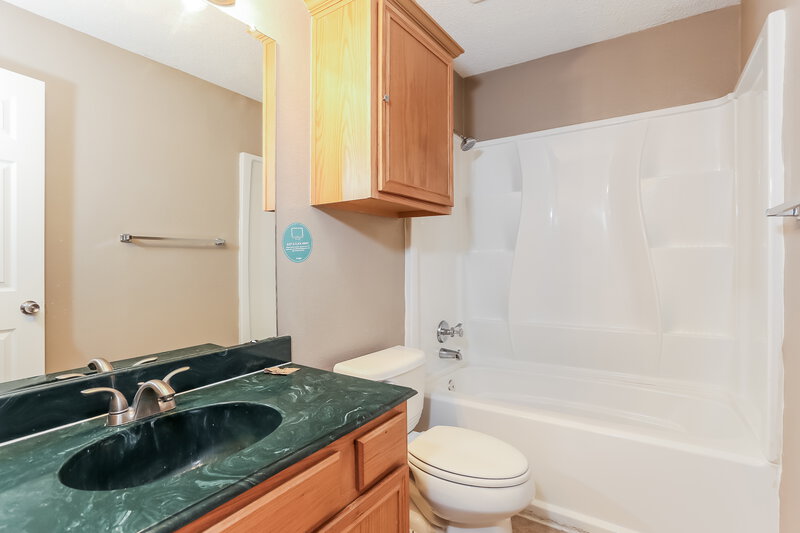1,995/Mo, 1322 Riverview Ln Seagoville, TX 75159 Bathroom View