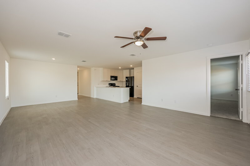 2,405/Mo, 101 Wren Way Balch Springs, TX 75181 Living Room View