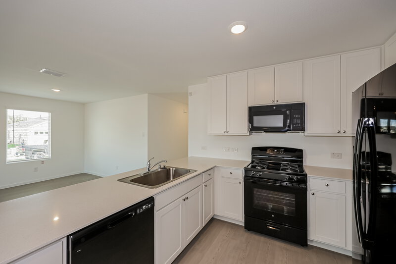 2,405/Mo, 101 Wren Way Balch Springs, TX 75181 Kitchen View 2