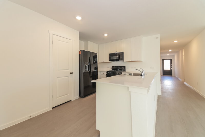 2,850/Mo, 140 Glenwood Dr Balch Springs, TX 75181 Kitchen View