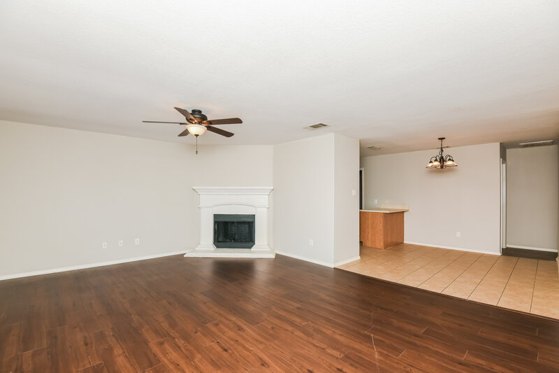 1,880/Mo, 744 Bur Oak Dr Burleson, TX 76028 Living Room View 2
