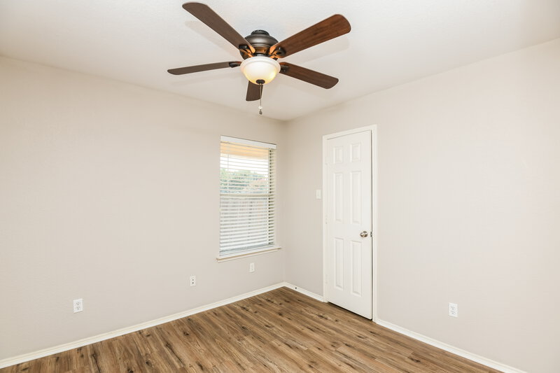 1,880/Mo, 744 Bur Oak Dr Burleson, TX 76028 Bedroom View 2