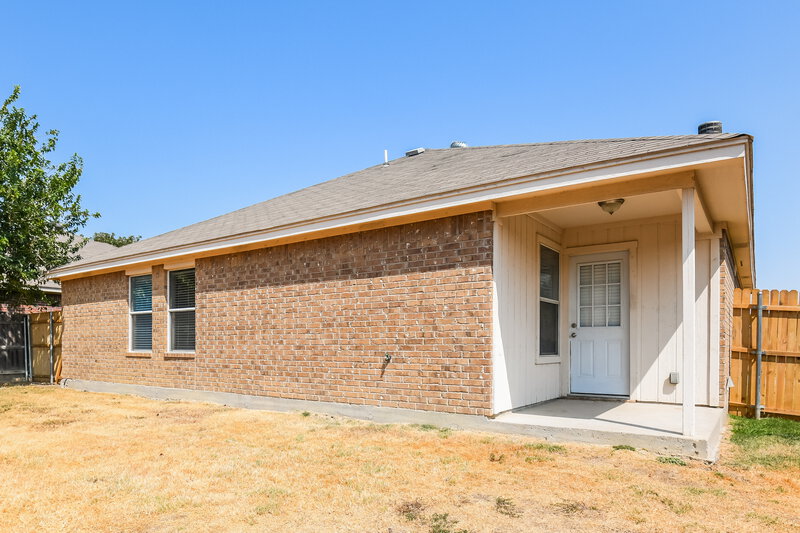 1,880/Mo, 744 Bur Oak Dr Burleson, TX 76028 Rear View
