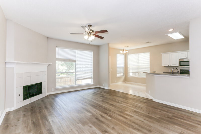 2,400/Mo, 3404 Roddy Dr Fort Worth, TX 76123 Living Room View 2