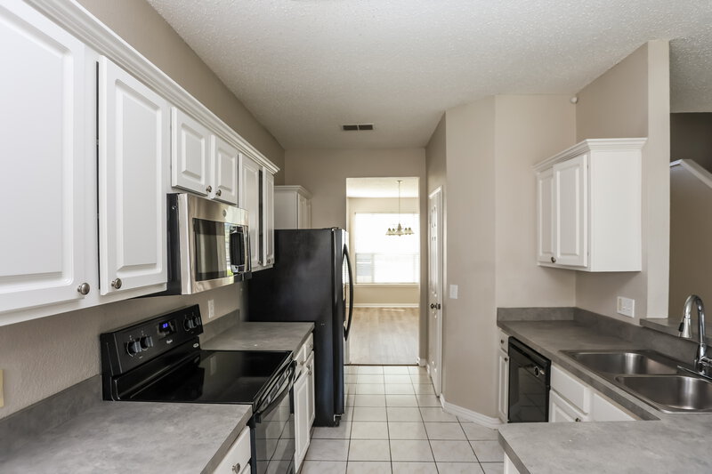 2,560/Mo, 3404 Roddy Dr Fort Worth, TX 76123 Kitchen View 2