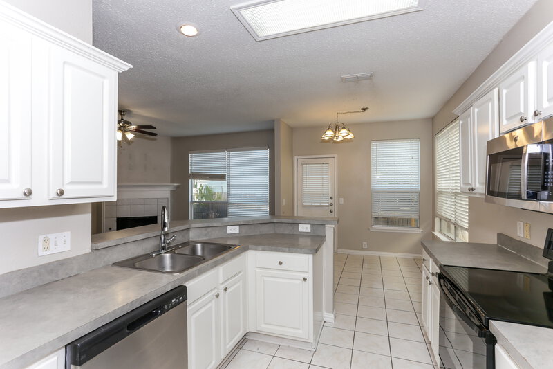 2,400/Mo, 3404 Roddy Dr Fort Worth, TX 76123 Kitchen View
