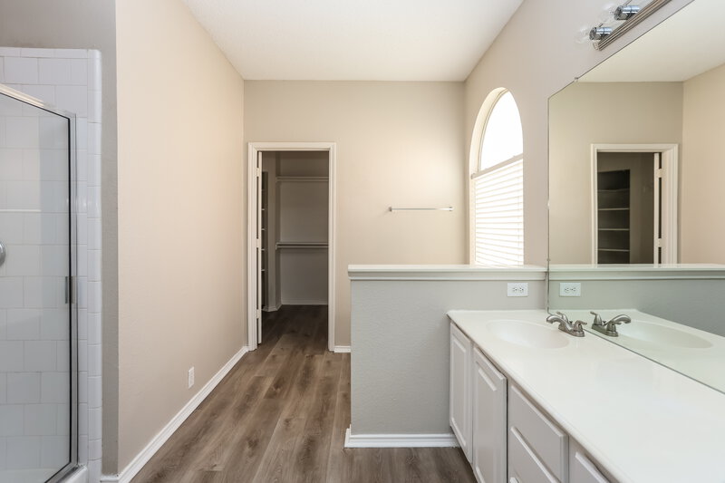 2,560/Mo, 3404 Roddy Dr Fort Worth, TX 76123 Main Bathroom View