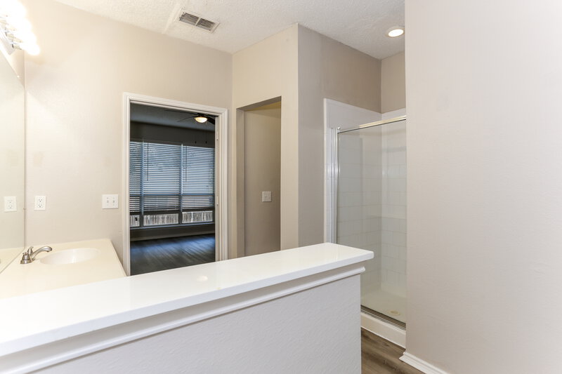 2,400/Mo, 3404 Roddy Dr Fort Worth, TX 76123 Main Bathroom View 2