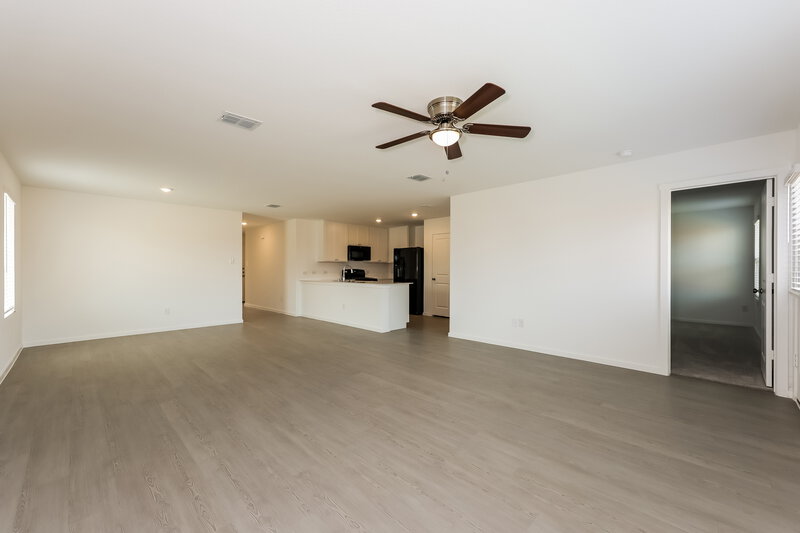 2,150/Mo, 100 Wild Rose Dr Balch Springs, TX 75181 Dining Room View