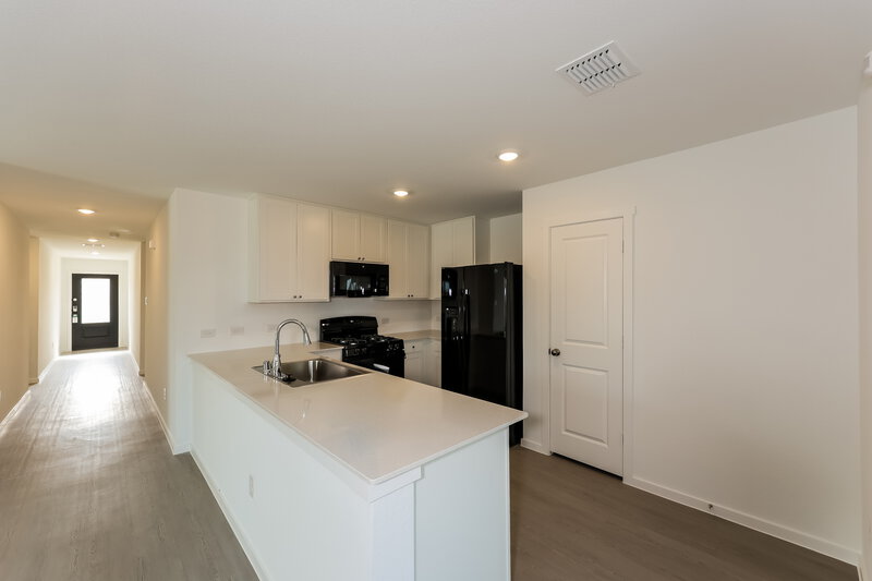 2,150/Mo, 100 Wild Rose Dr Balch Springs, TX 75181 Kitchen View