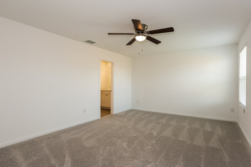 2,150/Mo, 100 Wild Rose Dr Balch Springs, TX 75181 Main Bedroom View