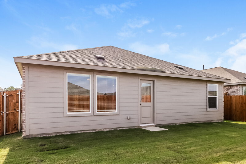 2,150/Mo, 100 Wild Rose Dr Balch Springs, TX 75181 Rear View
