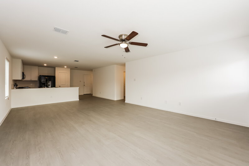 1,940/Mo, 101 Wild Rose Dr Balch Springs, TX 75181 Dining Room View 2