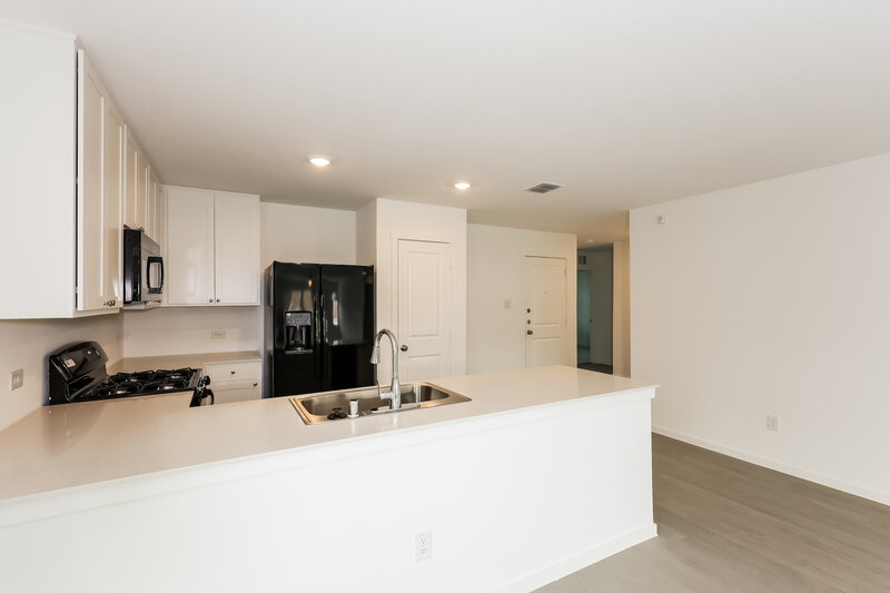 1,940/Mo, 101 Wild Rose Dr Balch Springs, TX 75181 Kitchen View 3