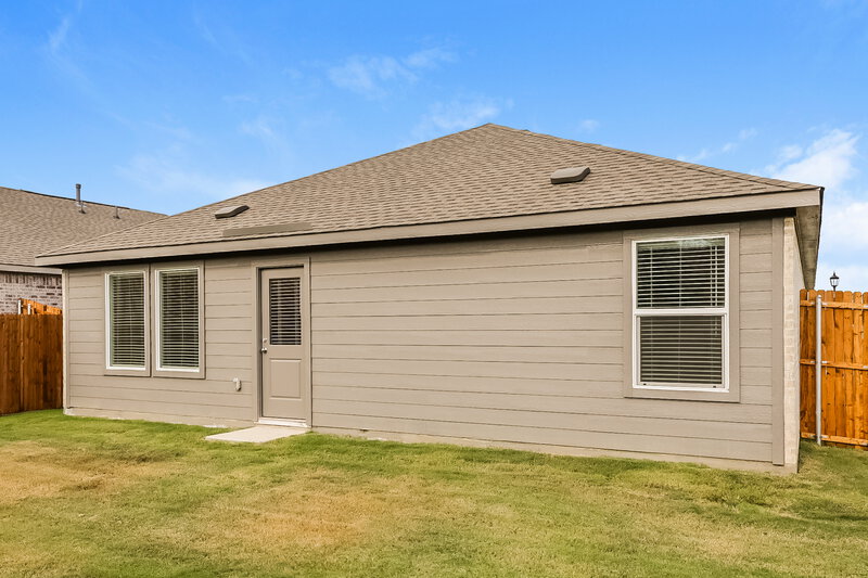 1,940/Mo, 101 Wild Rose Dr Balch Springs, TX 75181 Rear View