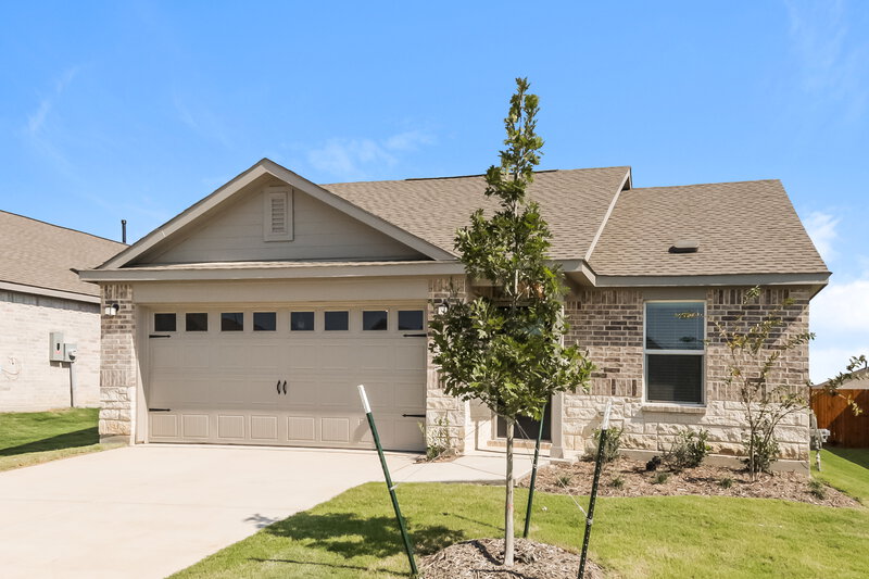 1,865/Mo, 102 Wild Rose Dr Balch Springs, TX 75181 Front View