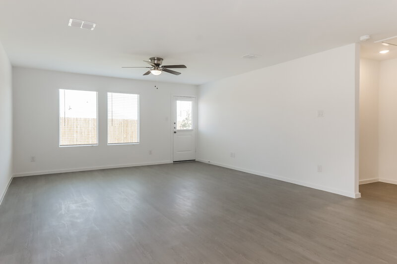 1,865/Mo, 102 Wild Rose Dr Balch Springs, TX 75181 Living Room View 2