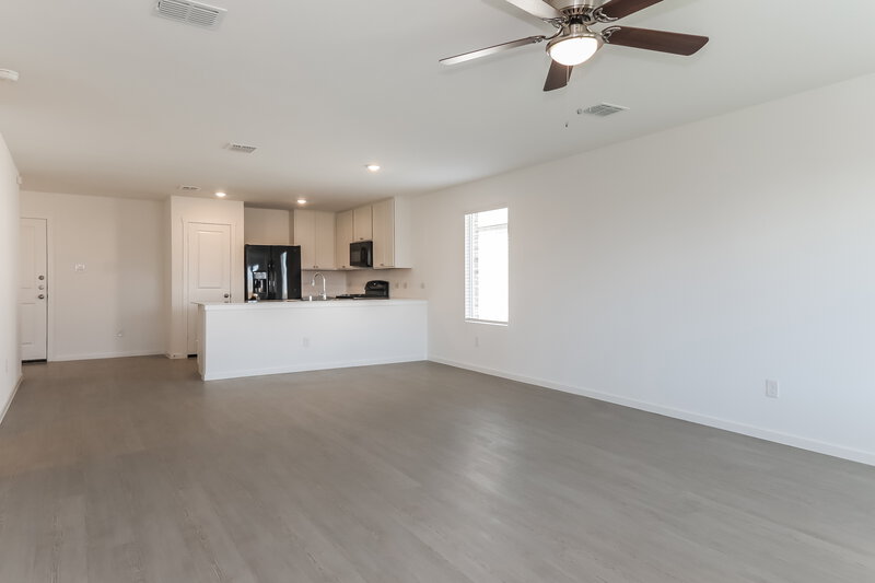 1,865/Mo, 102 Wild Rose Dr Balch Springs, TX 75181 Living Room View 4