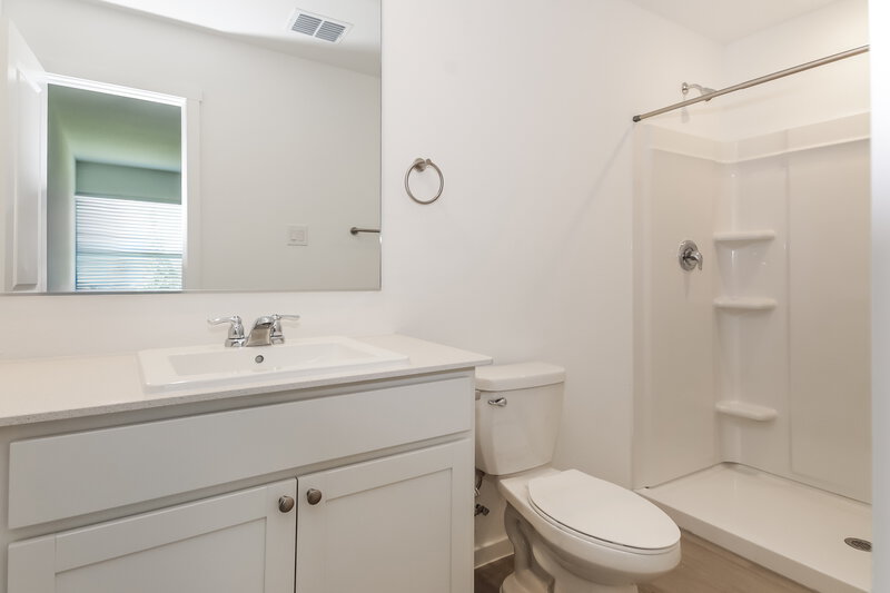 1,865/Mo, 102 Wild Rose Dr Balch Springs, TX 75181 Main Bathroom View