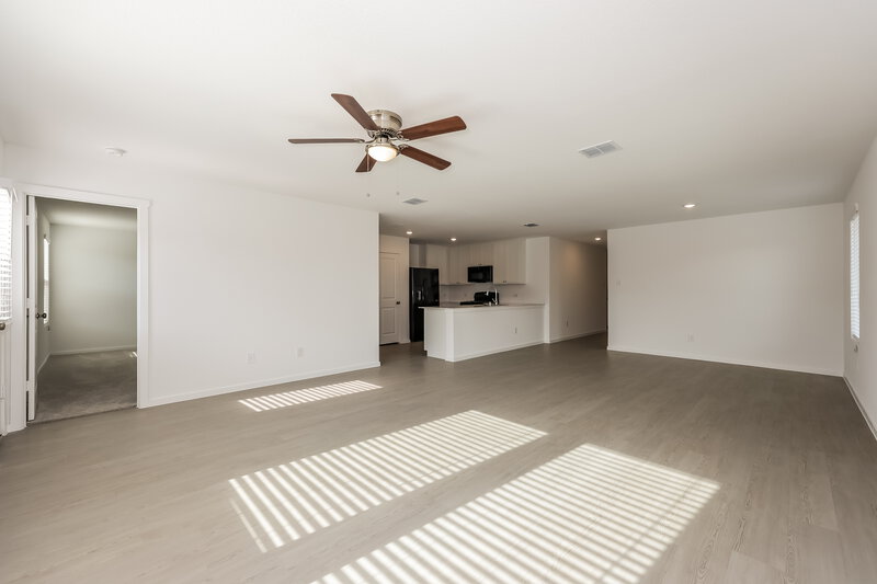 2,040/Mo, 103 Wild Rose Dr Balch Springs, TX 75181 Living Room View