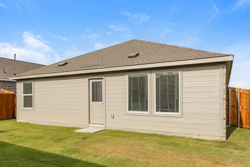 2,040/Mo, 103 Wild Rose Dr Balch Springs, TX 75181 Rear View