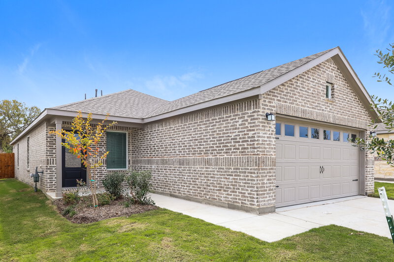 1,865/Mo, 124 Arbor Hills Rd Balch Springs, TX 75181 Front View