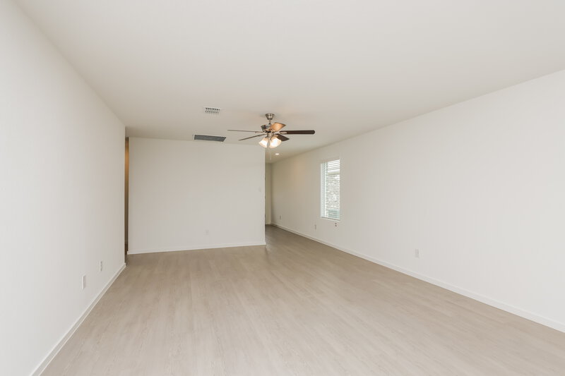 1,865/Mo, 124 Arbor Hills Rd Balch Springs, TX 75181 Living Room View 3