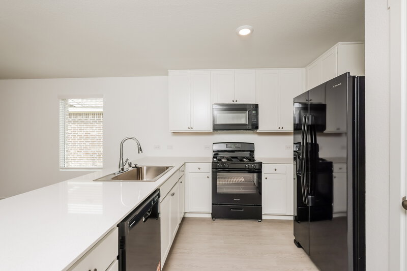 1,865/Mo, 124 Arbor Hills Rd Balch Springs, TX 75181 Kitchen View