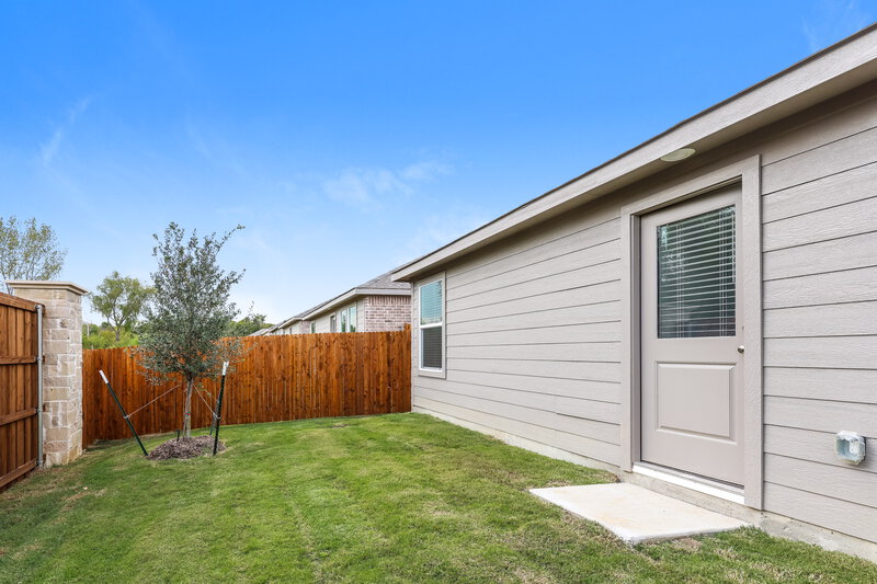 1,865/Mo, 124 Arbor Hills Rd Balch Springs, TX 75181 Rear View