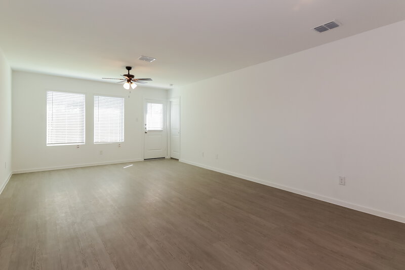1,835/Mo, 126 Arbor Hills Rd Balch Springs, TX 75181 Living Room View