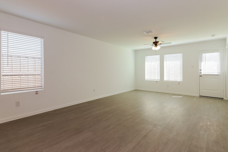 1,835/Mo, 126 Arbor Hills Rd Balch Springs, TX 75181 Living Room View 2